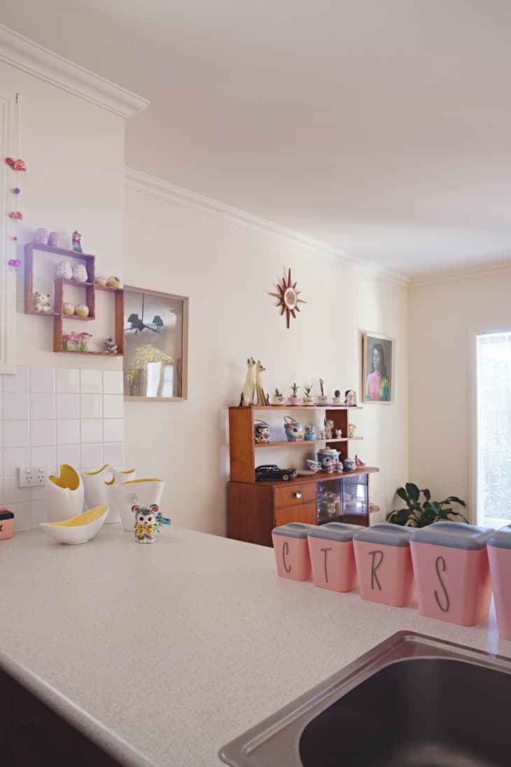 24 Cool Retro Kitchens Fun Kitchens With Vintage Style Apartment