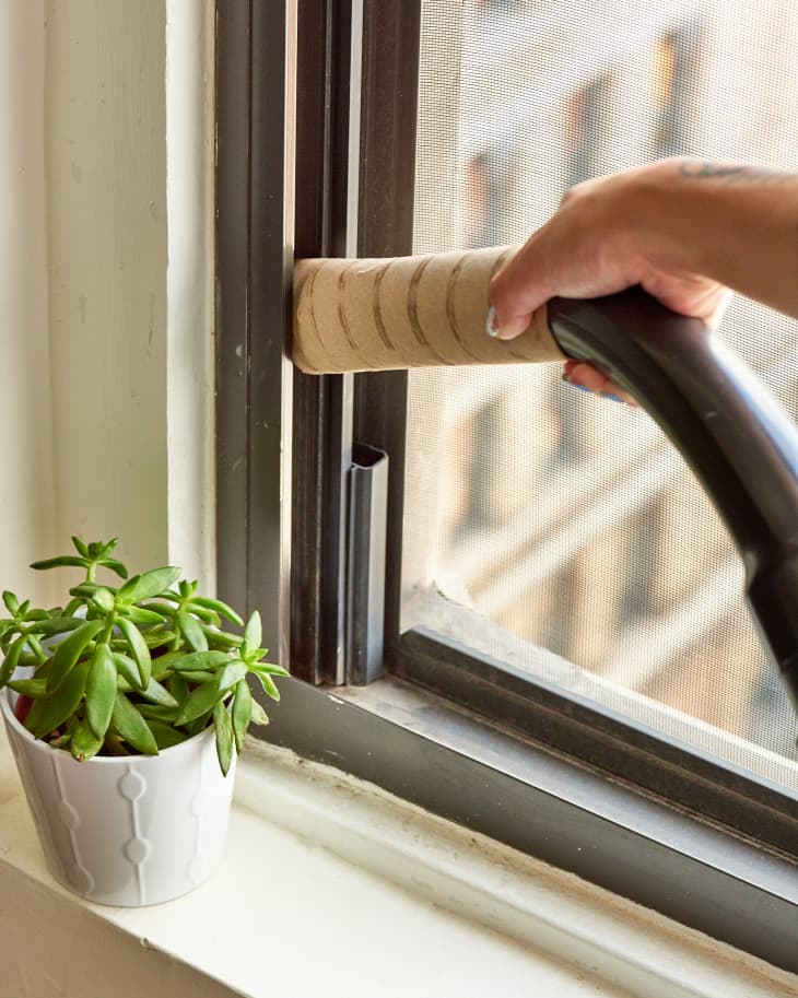 15 Little Things You Can Do to Make Dusting a Million Times Easier