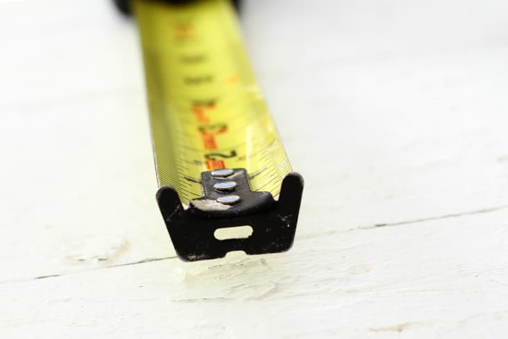 Tape measure shop hook