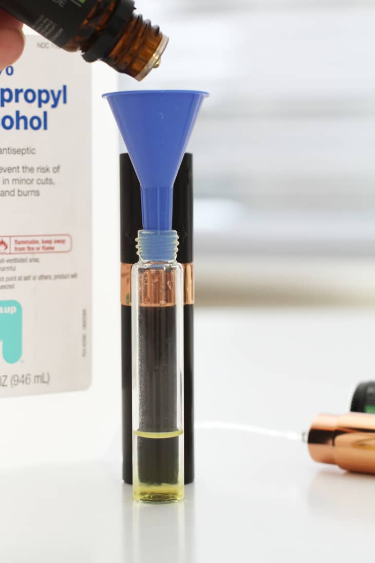 How to Make DIY Poo Pourri Toilet Spray Apartment Therapy