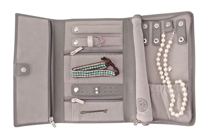 The Organizing Accessories Expert Travelers Always Have in Their ...