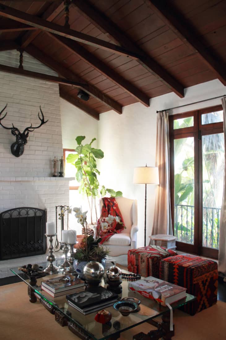 John’s MemoryFilled Miracle Mile Home Apartment Therapy