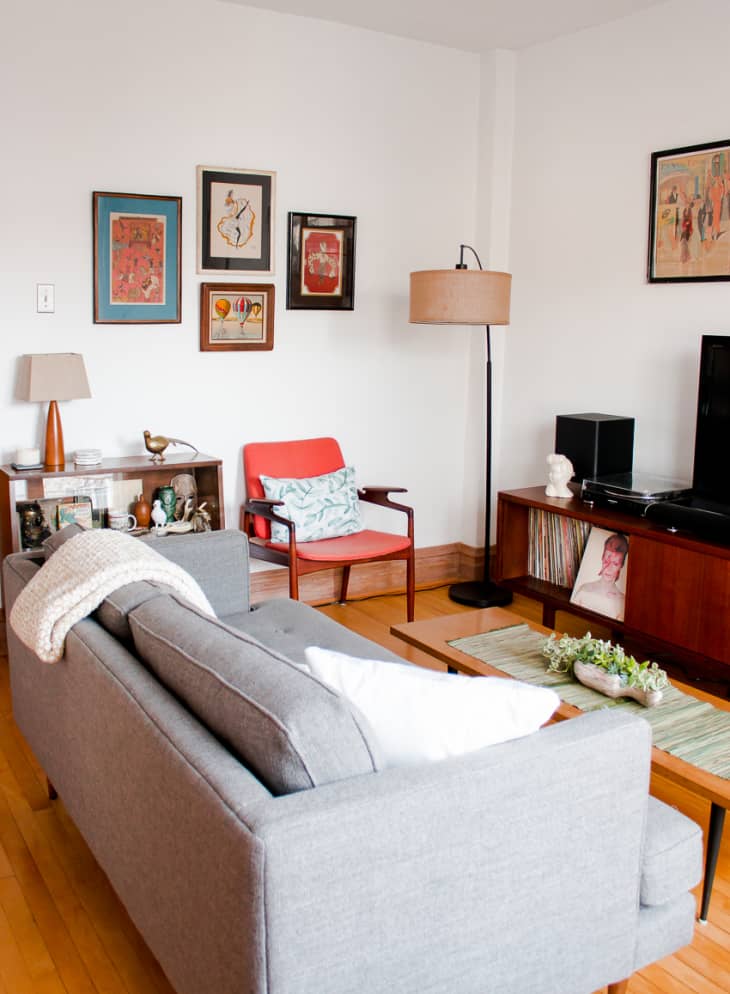 Eclectic Travelers Share Their Life and Apartment in Chicago ...