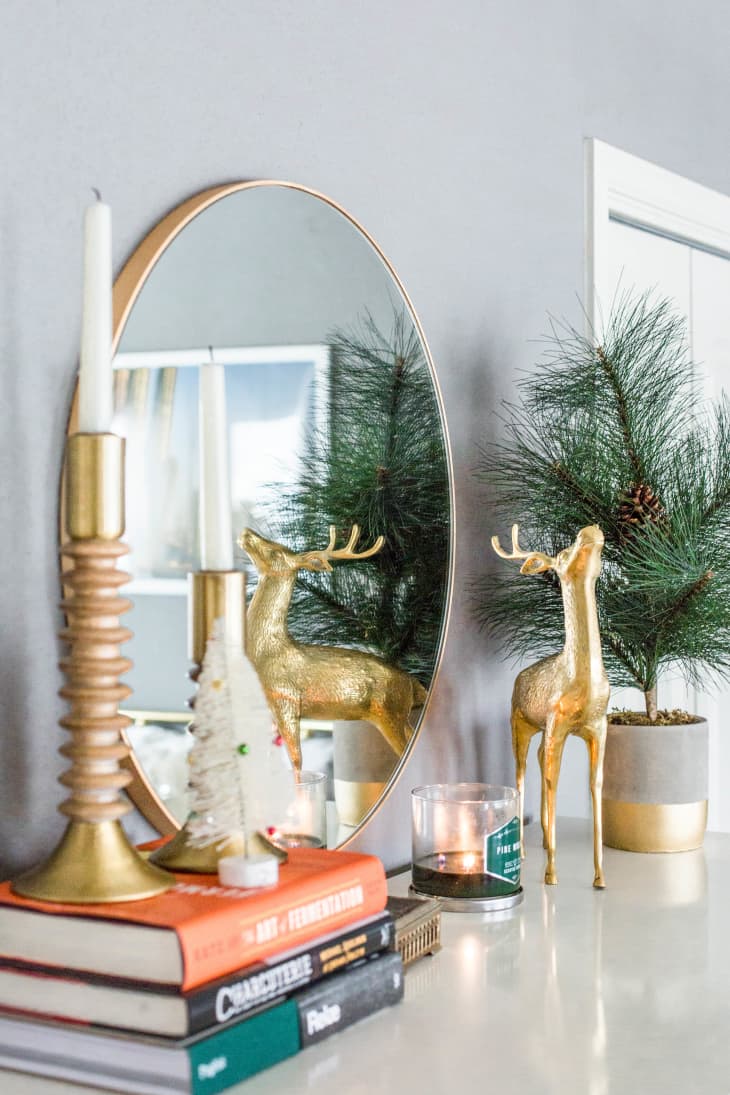 20 Christmas Decor Ideas for Small Spaces  Apartment Decorating Ideas