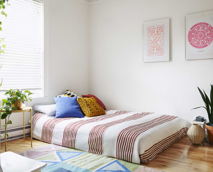 Colorful Bedding Design Ideas - Non-White Bedding | Apartment Therapy