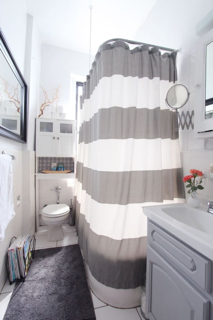20 Reversible Ideas to Overhaul Your Rental Bathroom NOW Apartment
