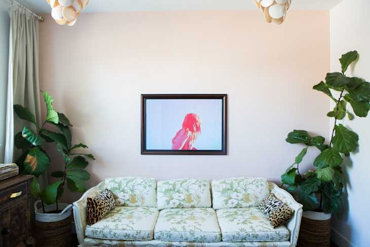 Picture of Patterned Living Room Sofas Are Trending for 2026 | Apartment Therapy