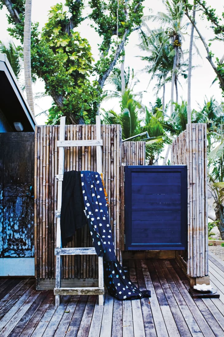 21 Refreshingly Beautiful Outdoor Showers I Bet Youd Love To Step Into