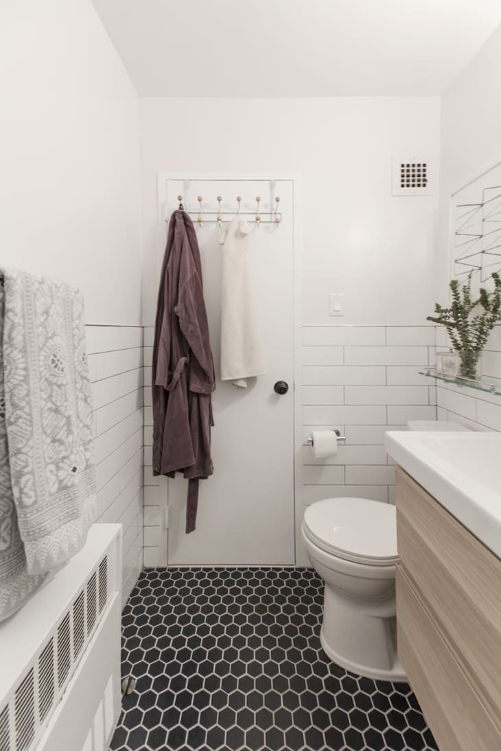 Before & After A Modern Update for a Brooklyn Bathroom Apartment Therapy