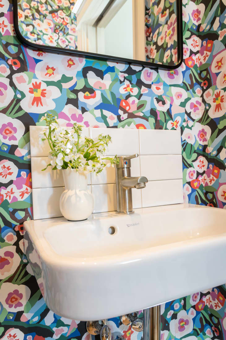 Add a DIY Temporary Bathroom Backsplash in Ten Minutes Apartment Therapy