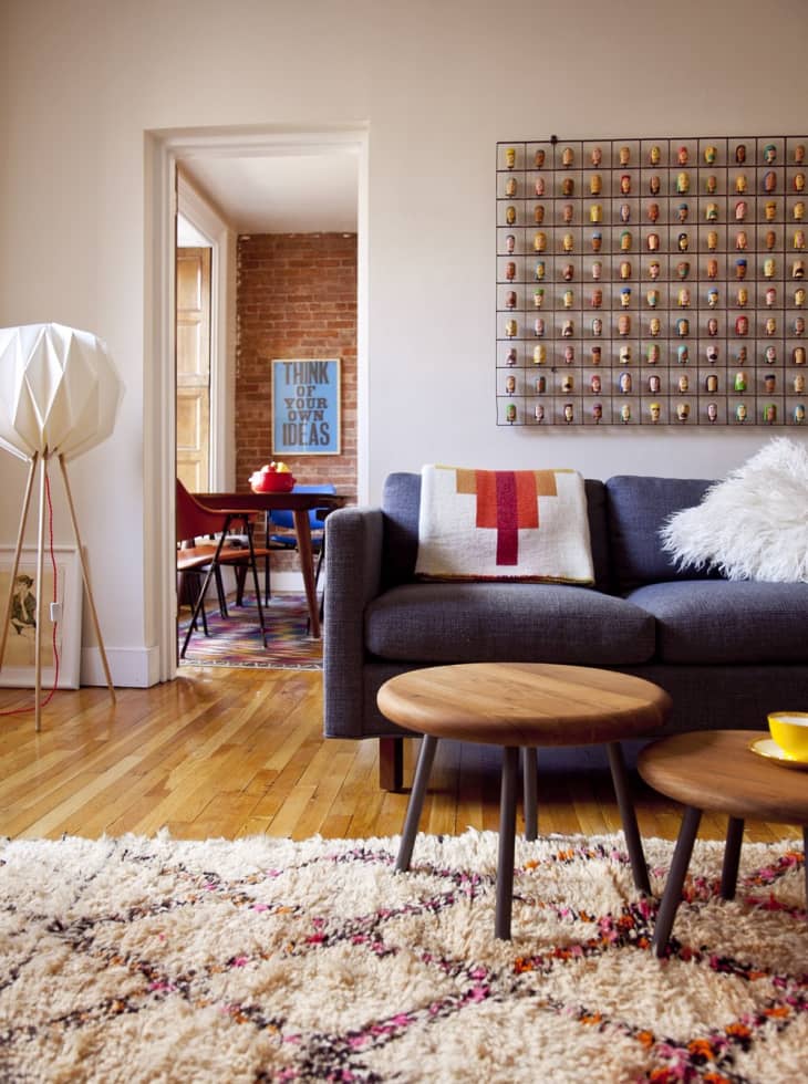 Don’t Be a Square Living Rooms Expertly Rocking Round Coffee Tables