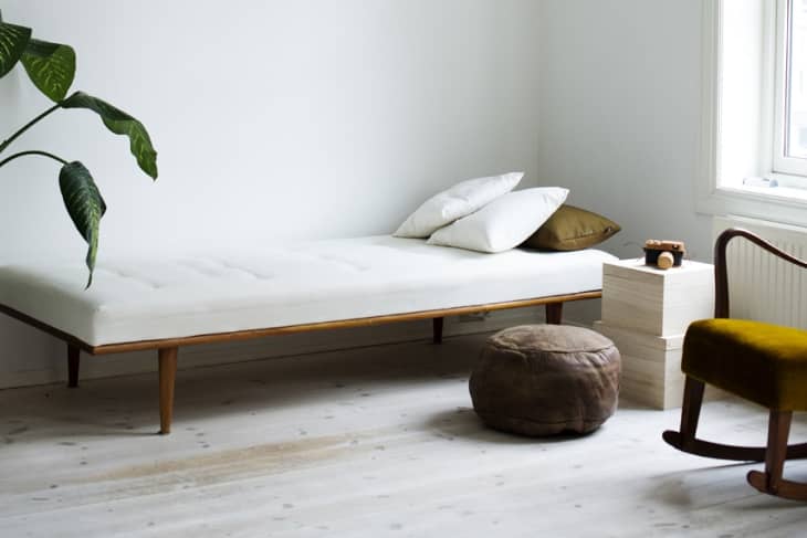 Simple daybed deals