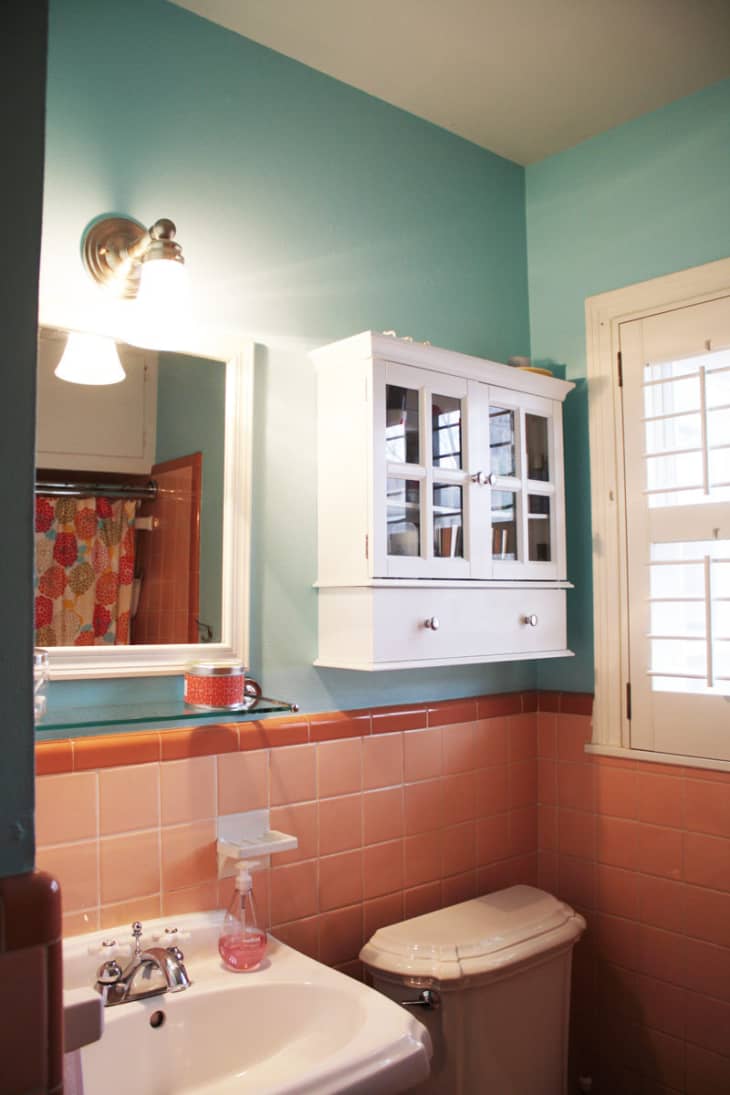 How to Tone Down (or Play Up!) Pink Vintage Bathroom Tile Apartment