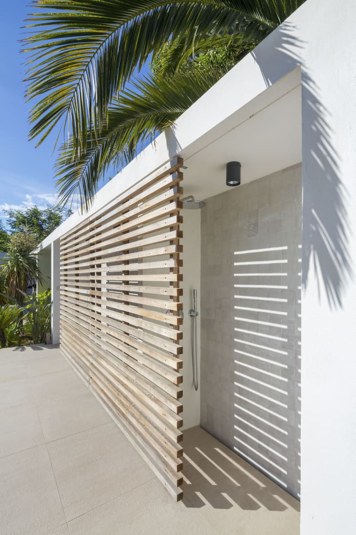 21 Refreshingly Beautiful Outdoor Showers I Bet You’d Love to Step Into ...