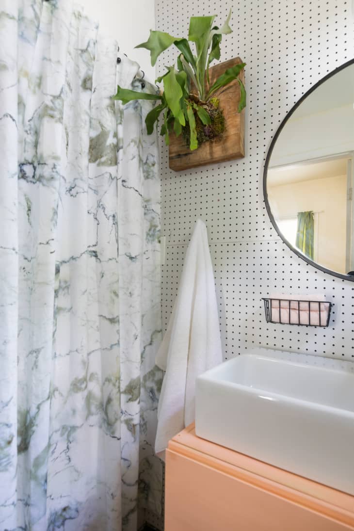 After: A Budget Rental Bathroom Makeover Under $500 | Apartment Therapy