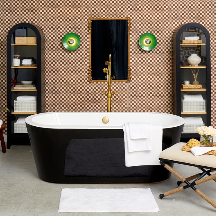 Step Inside Maxwell Ryan's "Room to Grow" Small/Cool Space Apartment