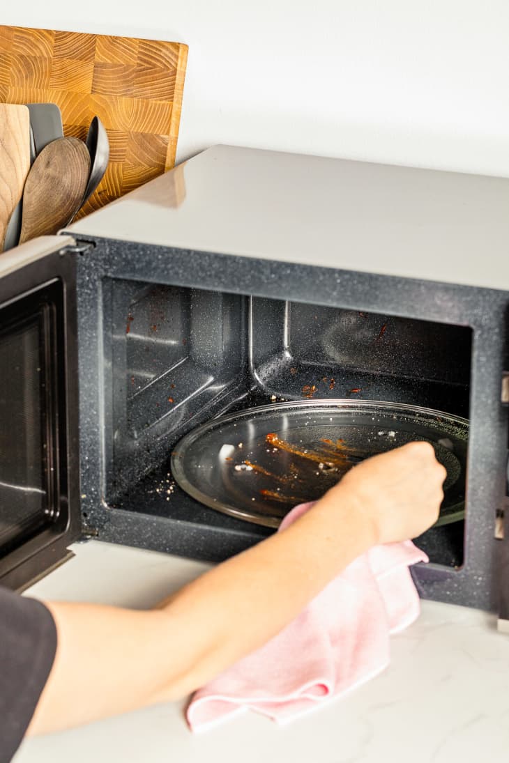 how to get burned smell out of microwave