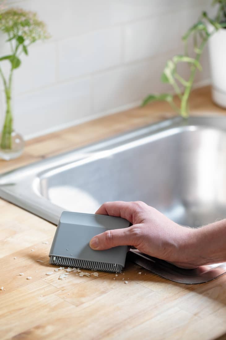 An Honest Review of Umbra's Flex Sink Squeegee Apartment Therapy