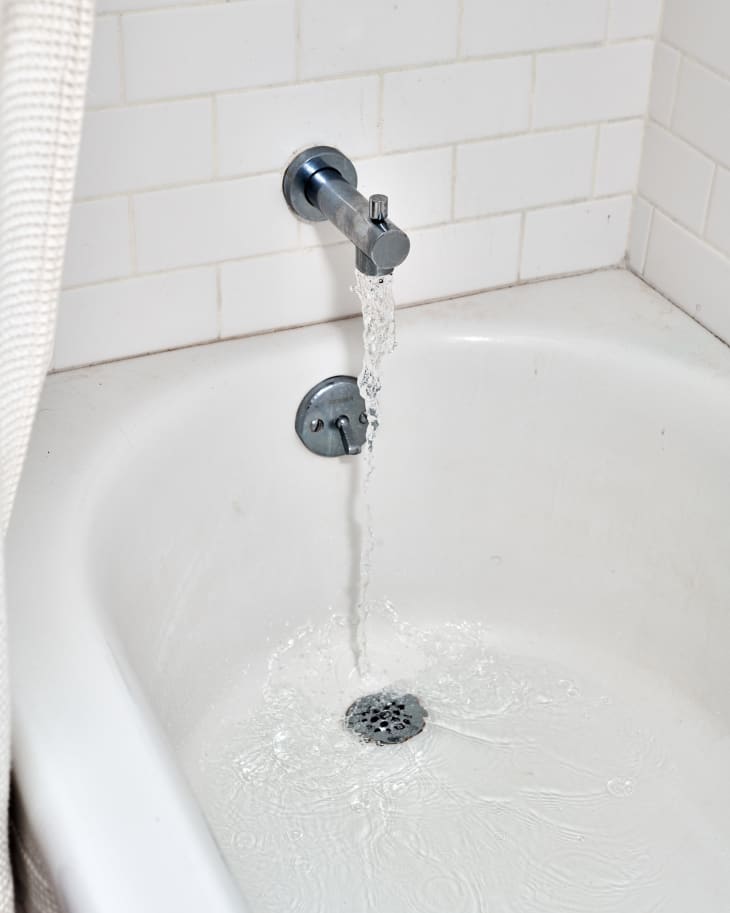 How to Clean a Bathtub, Step by Step with Photos Apartment Therapy