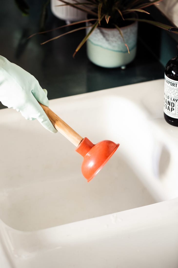 Flange Plunger vs. Toilet Plunger Here's What to Use on Your Toilet