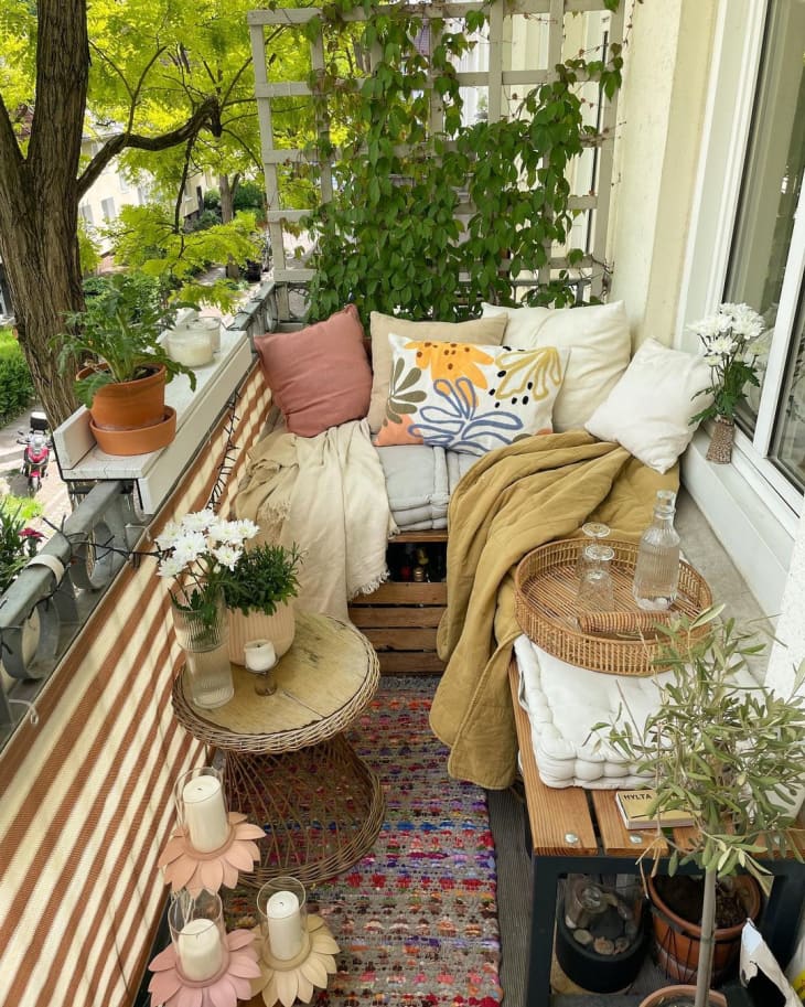 20 Balcony Garden Ideas - How to Grow Plants on a Small Balcony ...