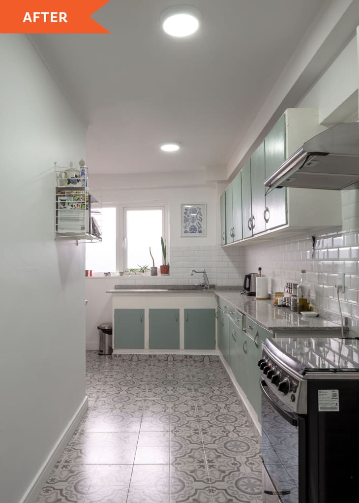 A Dark Vintage Kitchen Is Now Airy After a $2,000 Teal Redo | Apartment ...