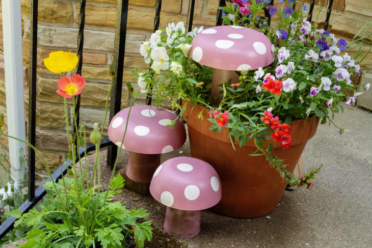 7 Outdoor Items to Always Get at Thrift Stores | Apartment Therapy
