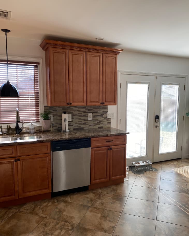 A Kitchen Makeover Makes Chocolate Brown Cabinets Look Chic | Apartment ...