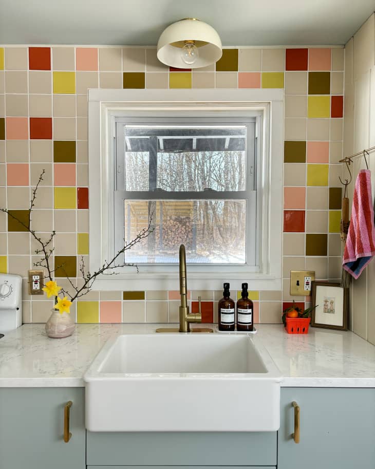 A Brown Cabin Kitchen Gets a Colorful Backsplash Makeover | Apartment ...