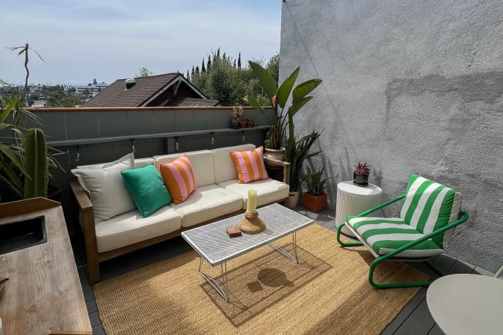 A "Lifeless" Gray Deck Transforms into a Colorful Oasis | Apartment Therapy