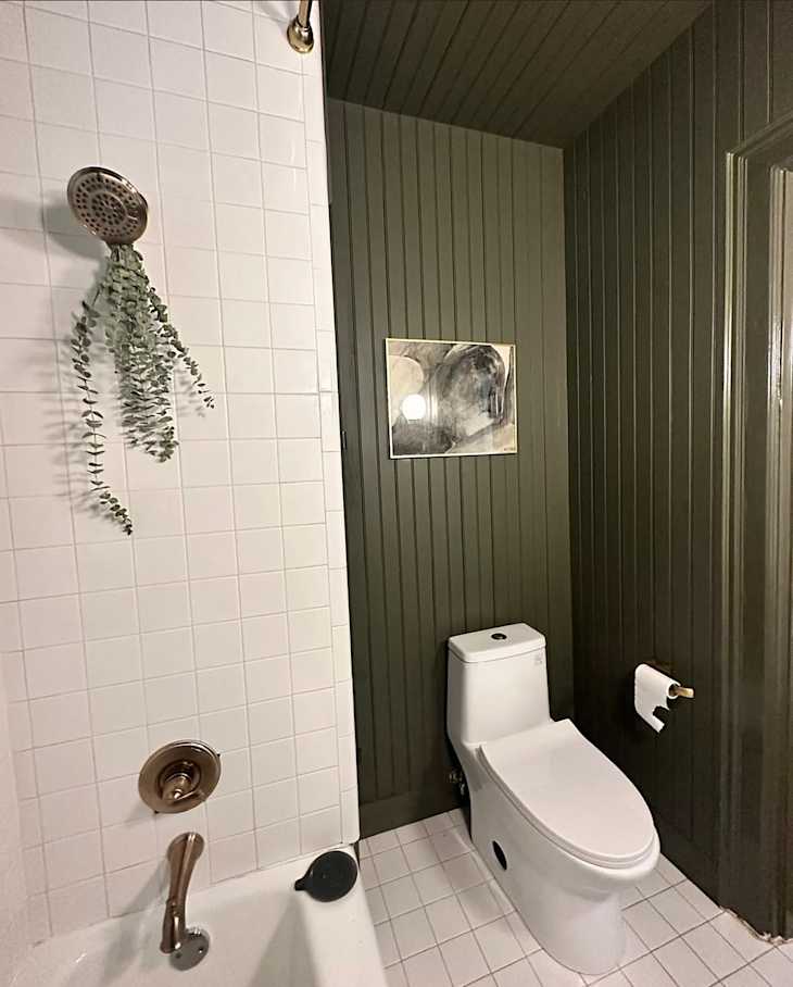 This '90s Bathroom Gets a Bold Makeover with Paint & Paneling ...