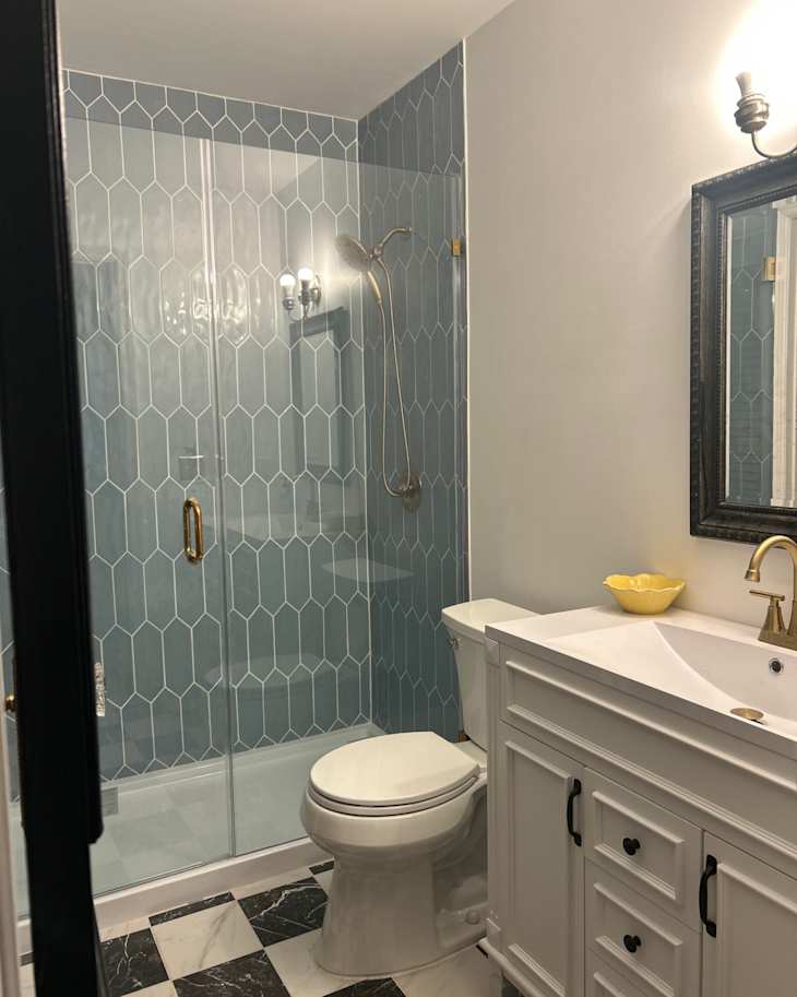 An ’80s Bathroom with “Yellow Undertones” Gets a Stunning Makeover | Apartment Therapy