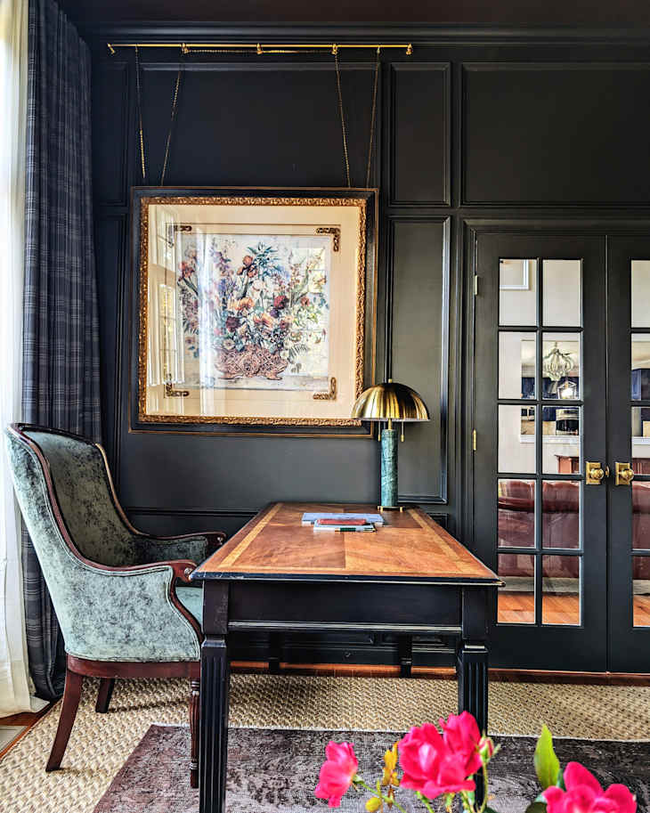 This Home Office Makeover Has Color Drenching with a Twist | Apartment ...