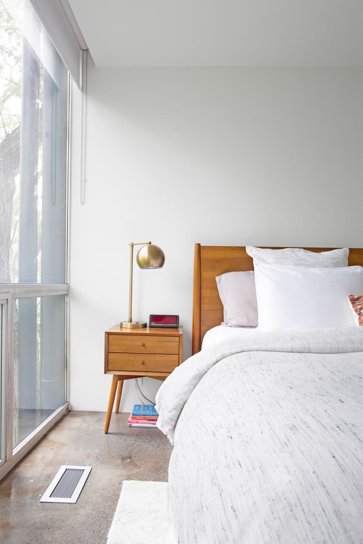 Mies van der Rohe Detroit Townhouse Tour | Apartment Therapy