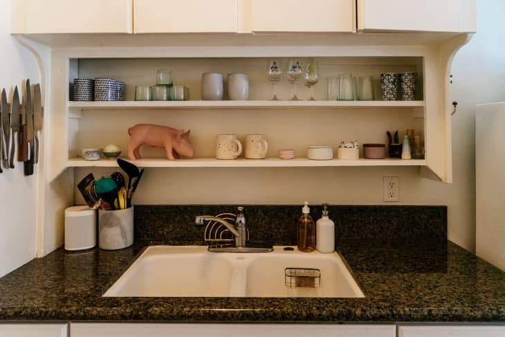 Leslie Stephens of Cupcakes and Cashmere Home Tour | Apartment Therapy