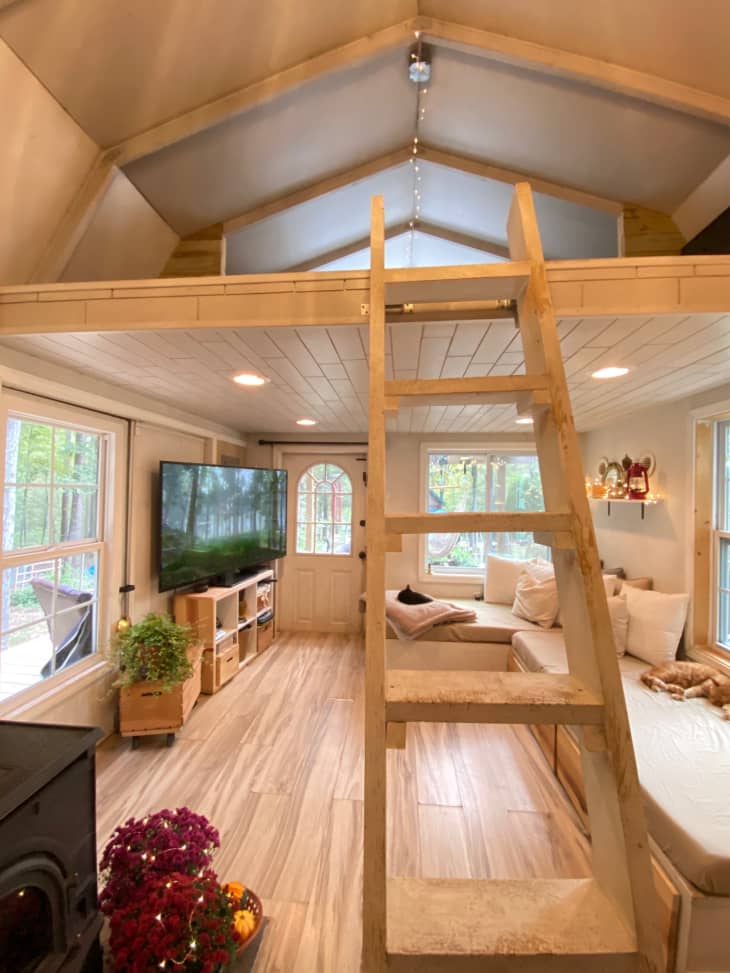 Photo inspiration: Off Grid Tiny House Apartments With Battery Backup Reference: 304 Square Foot DIY Tiny House Dreamy Off Grid Paradise