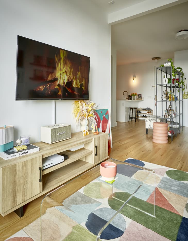 The Coffee Table That Makes a Room Feel Bigger, According to Real ...