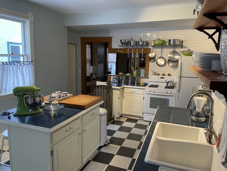 Image showcasing How to Make Your Dated, Old Apartment Look Modern | CORT