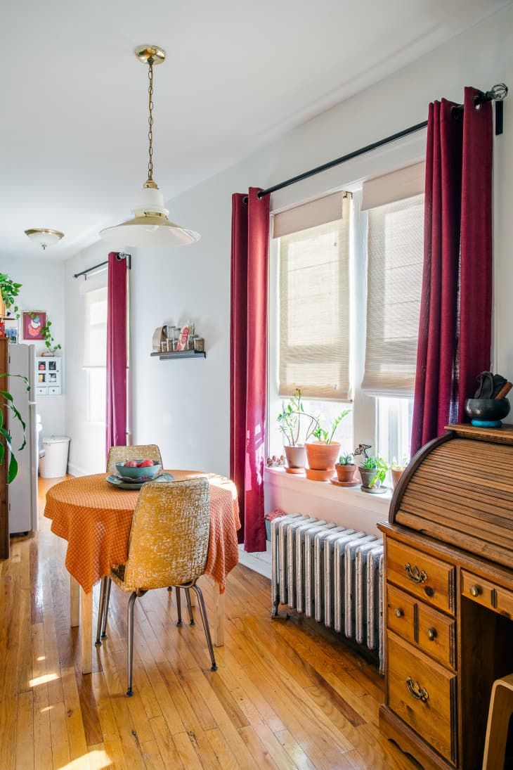 460-Square-Foot Triangle-Shaped Chicago Studio Apartment Photos ...
