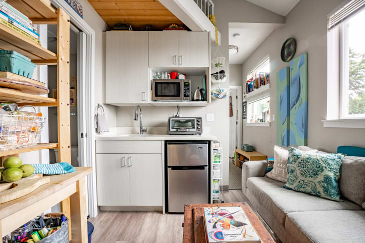 520-Square-Foot Seattle Home with Efficient Storage and a Roof Deck ...