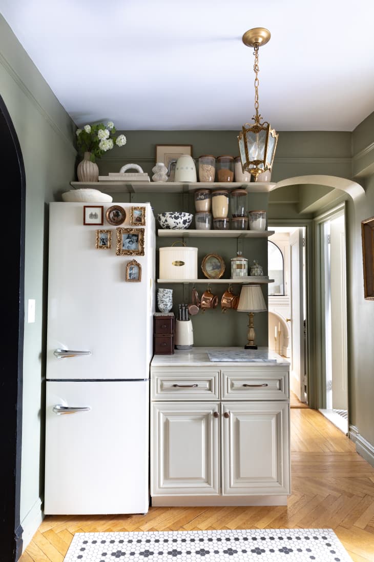 This Vinyl Floor Mat Fakes the Look of Vintage Tile for Less ...