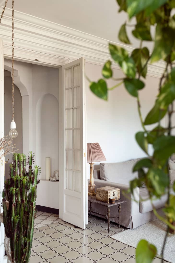 Tour an Interior Designer’s Simply Stunning Barcelona Home | Apartment ...