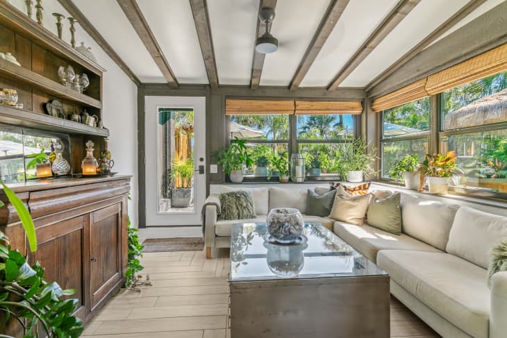 Tour a Lush, Tropical Florida House with a Stunning Sunroom | Apartment ...