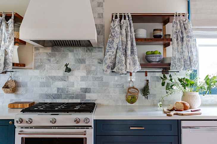A Dated Kitchen Gets a Dramatic Vintage-Inspired Makeover | Apartment ...