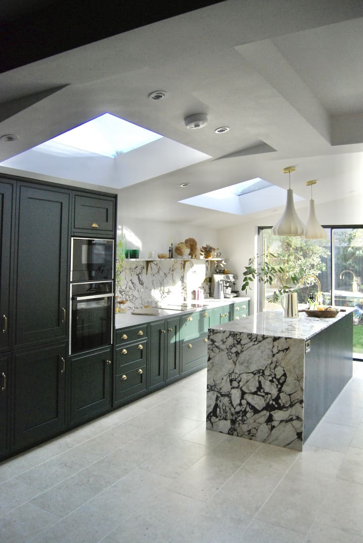 Tour a London Reno With Marble Counters & Green Cabinets | Apartment ...