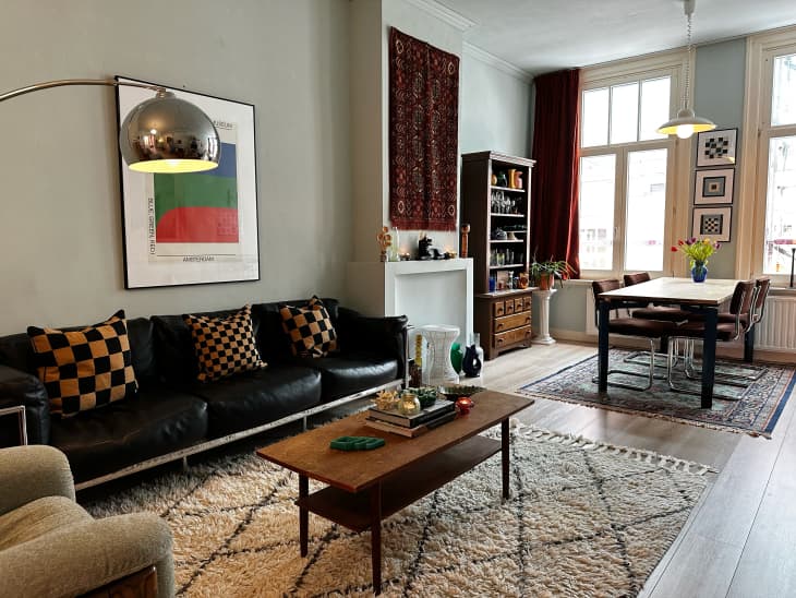 Here’s How to Make Your Living Room Feel Cozy Year-Round | Apartment ...