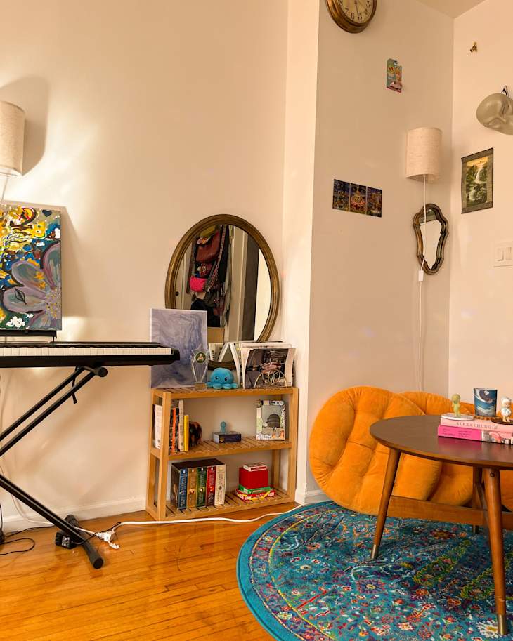 Discover Cozy Small Apartment Ideas in a Tiny NYC Studio | Apartment ...