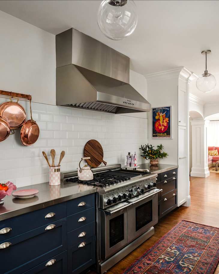 5 Kitchen Cabinet Trends “Out” for 2025 — And 2 That Are “In ...