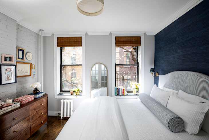 A Small NYC Bedroom Gets a Cozy, Coastal-Inspired Makeover | Apartment ...