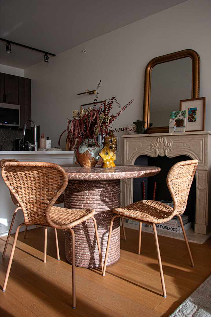 Rent Studio Apartment Fireplace photo